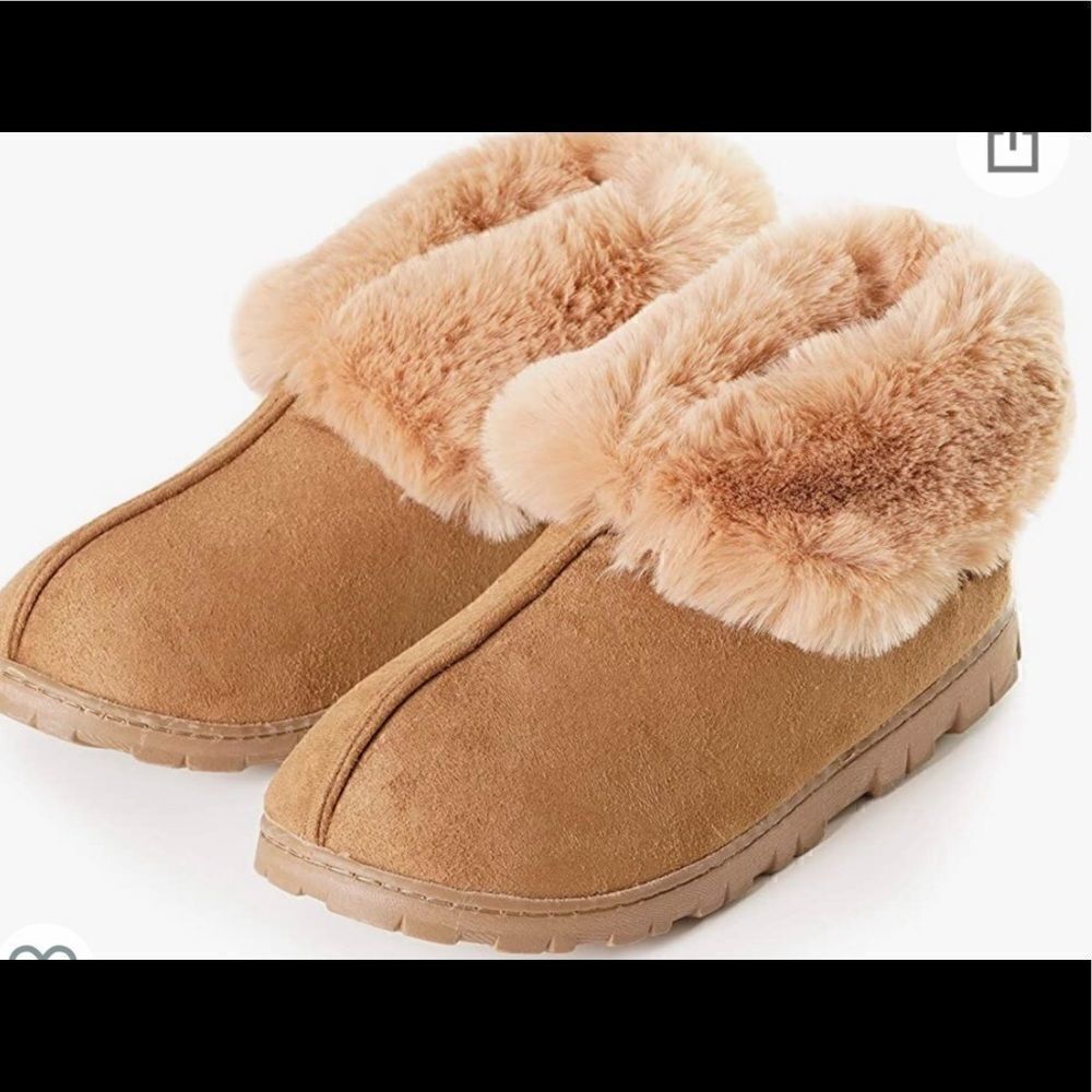 NWT European micro suede faux fur,fleece lined memory foambooties indoor/outdoor